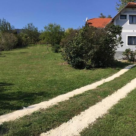 Eszter-Haz Hotel Kisapati Екстериор снимка