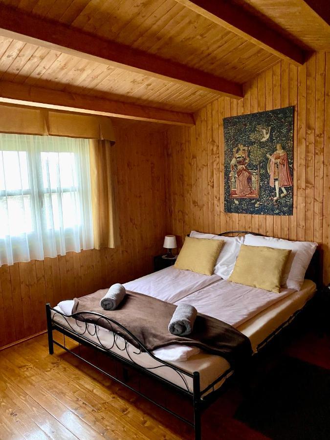 Eszter-Haz Hotel Kisapati Екстериор снимка